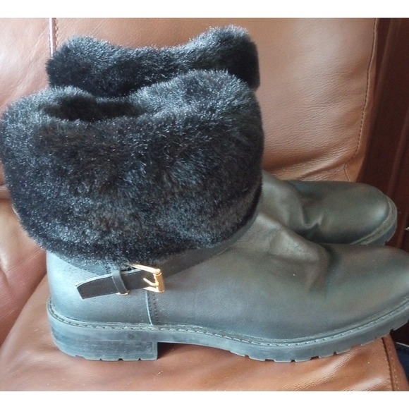 Lauren Ralph Lauren Leather Black Fur Logo Boots Booties 9.5 EUC Gold Hardware - Picture 3 of 8